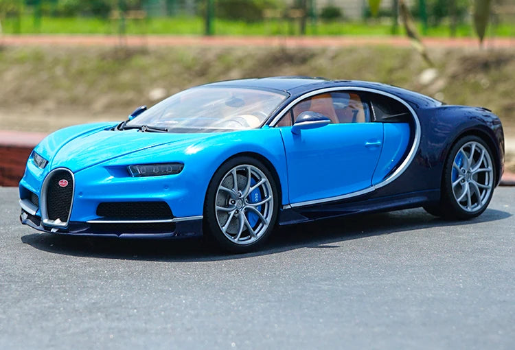 Zhengfeng 1/18 GTAUTOS Diecast Alloy Model Bugatti Chiron Gift and Collection Car