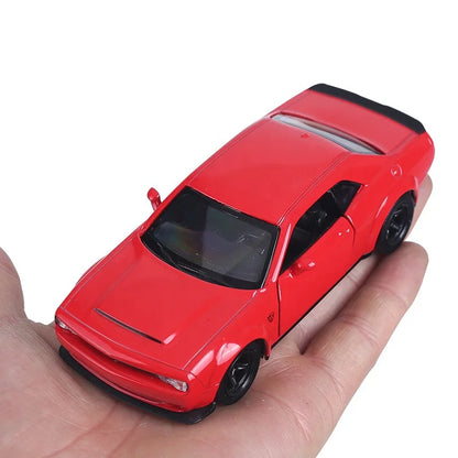 Hot Sell Diecasts Toy Vehicles 1:36 Scale High Simulation Challenger Muscle Car Alloy Pull Back Collection Toy Cars Model Gifts