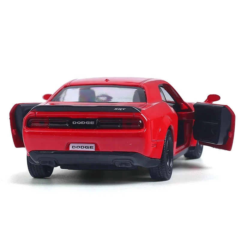 Hot Sell Diecasts Toy Vehicles 1:36 Scale High Simulation Challenger Muscle Car Alloy Pull Back Collection Toy Cars Model Gifts