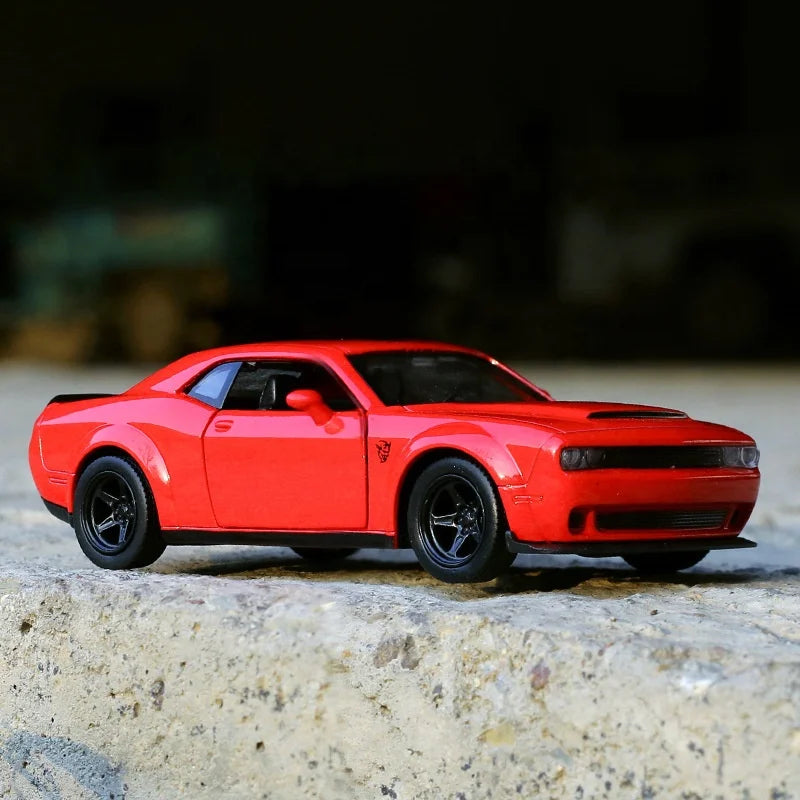Hot Sell Diecasts Toy Vehicles 1:36 Scale High Simulation Challenger Muscle Car Alloy Pull Back Collection Toy Cars Model Gifts
