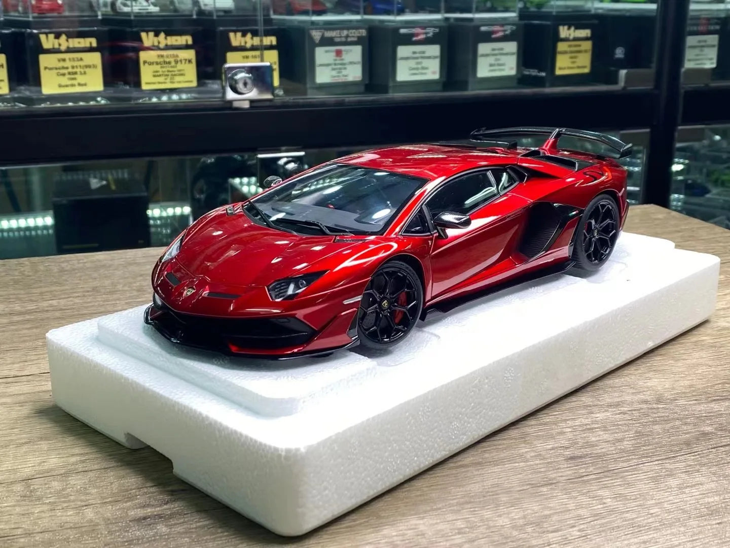 Autoart 1:18 AVENTADOR SVJ Car Model Resin Model for Decoration and Gifts