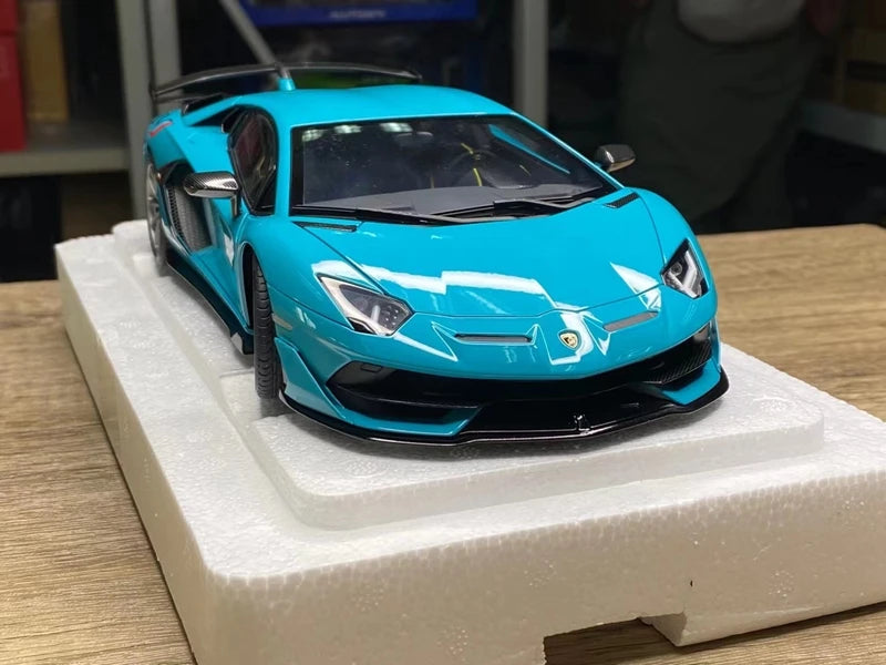 Autoart 1:18 AVENTADOR SVJ Car Model Resin Model for Decoration and Gifts