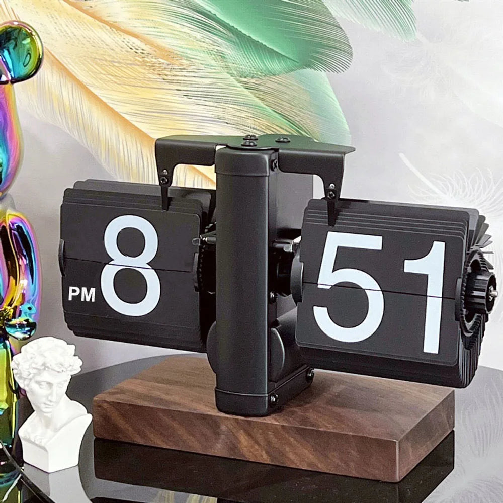 Automatically Page Turning Flipping Clock for Modern Home Office Decoration.Full of Sense of Technology.A Battery Included.
