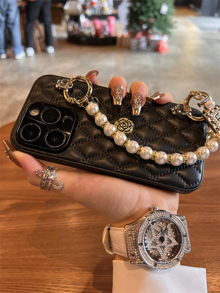 High Quality Luxurious Phone Case For iPhone17 15 14 13 12 11 16 Pro Max Plus 3D Camellia Cover With Chain For iPhone 17 Pro Max