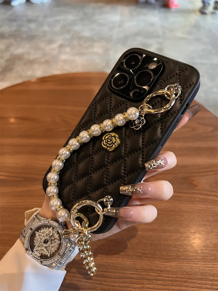 High Quality Luxurious Phone Case For iPhone17 15 14 13 12 11 16 Pro Max Plus 3D Camellia Cover With Chain For iPhone 17 Pro Max