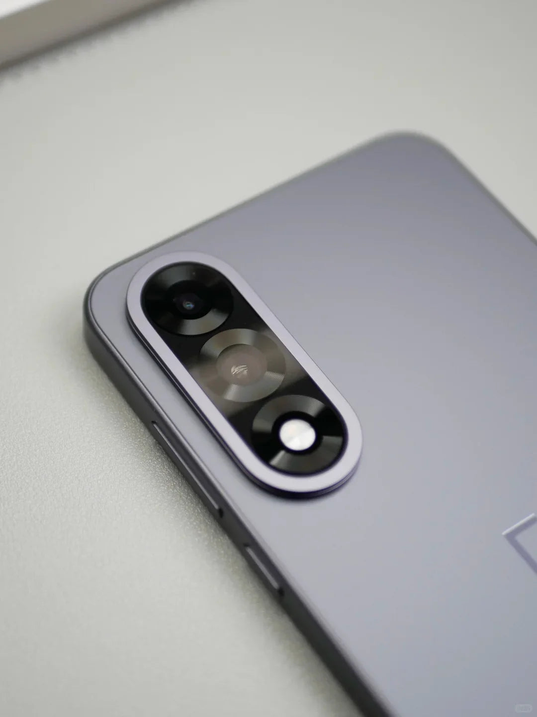 Oneplus Nord 5 Smartphone 5g Snapdragon 8S Gen 3 6.83”Amoled Display 144 Hz 5200Mah 80W Supervooc Charging 50Mp Dual Cameras