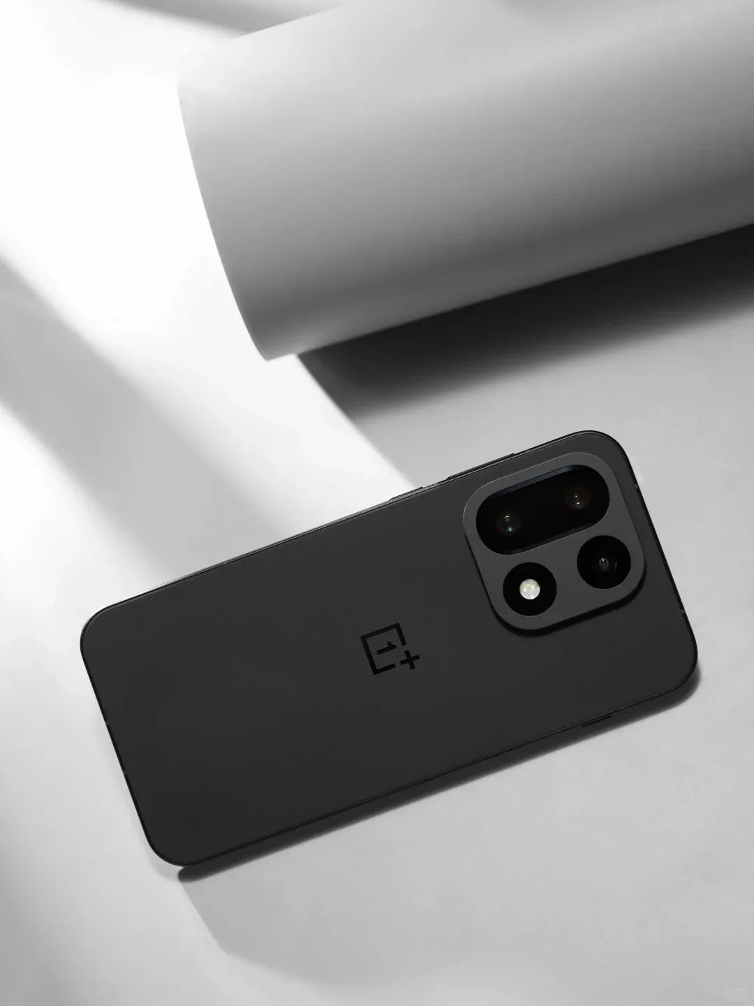 OnePlus 15 5G Smartphone Snapdragon 8 Gen 5 6.78” AMOLED 165Hz 7300mAh 120W 50MP Cámaras Triple